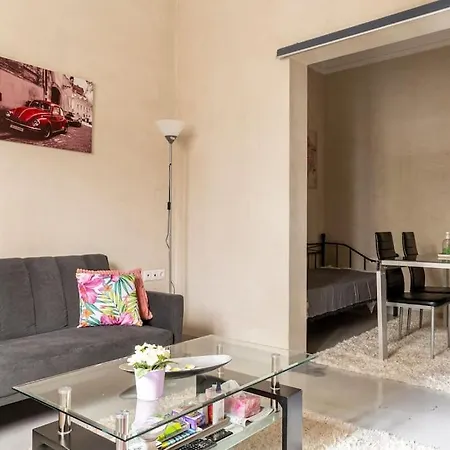 Apartment Cute Full W/backyard In Paleo Faliro