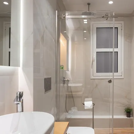 Acropolis Holmes Apartment *