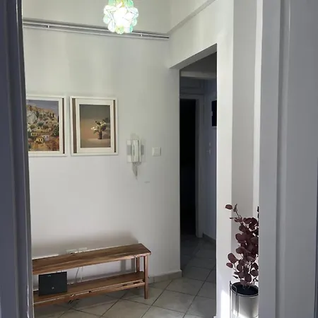 Alex's Next To Laiko Apartment *