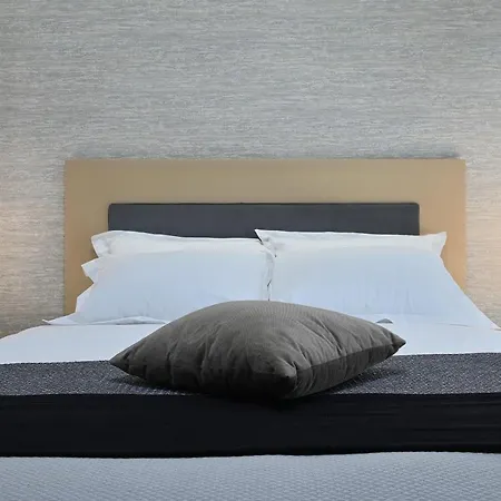 The Lop Holidays Luxury Lägenhet Aten