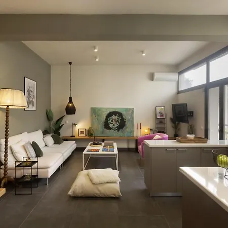 α Rare Lux Artistic Renv Gem Opposite Emst Museum Apartment