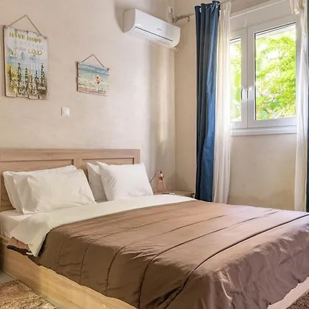 Cute Full W/backyard In Paleo Faliro