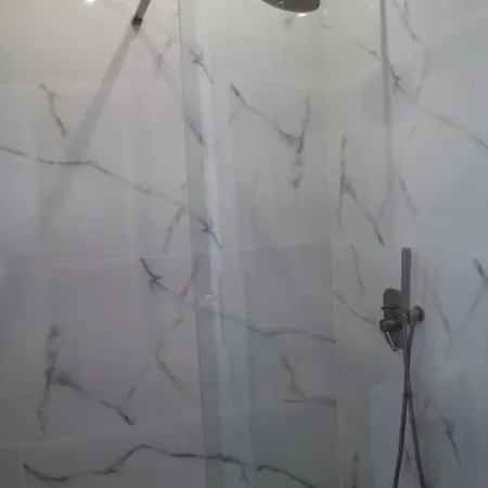 Central, Spacious 5 Min Walk To Acropolis * Atenas