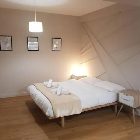 Apartamento Central, Spacious 5 Min Walk To Acropolis Atenas