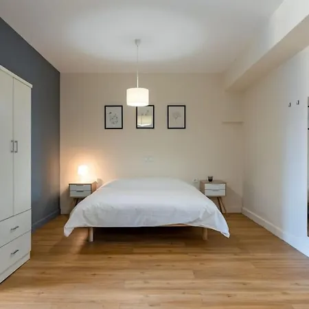 Apartment Large Comfy, Modern 5 Min To Acropolis Athens