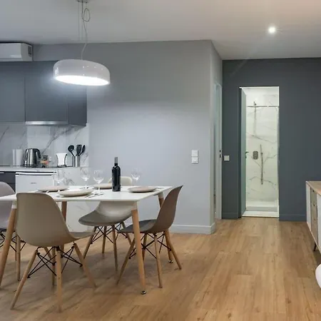 Modern, Quite 1-bdr 5 Min Walk To Acropolis Apartment *