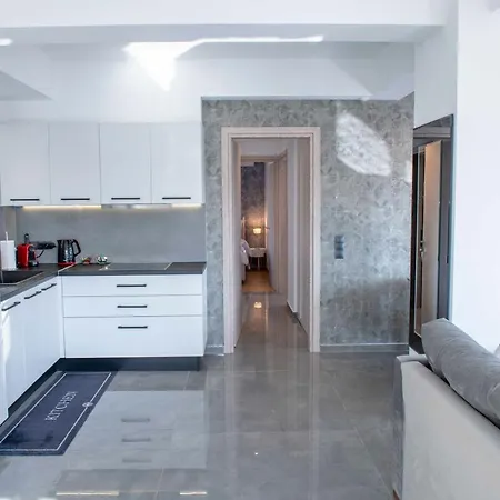 Luxury Penthouse With Acropolis View And Jacuzzi