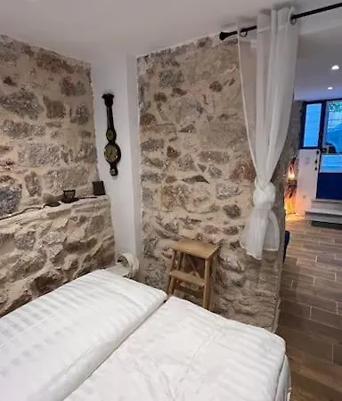 Stone Near Acropolis & Metro 石头记 Felsenhohle Apartamento