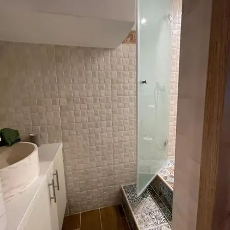 Apartamento Stone Near Acropolis & Metro 石头记 Felsenhohle *