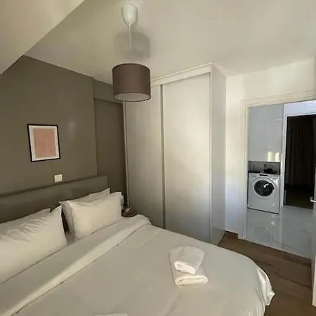 Apartment Niarchos Iii *