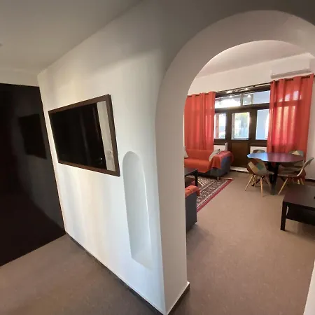 Classic 2 Bedroom Next To Metro - Marousi Apartment