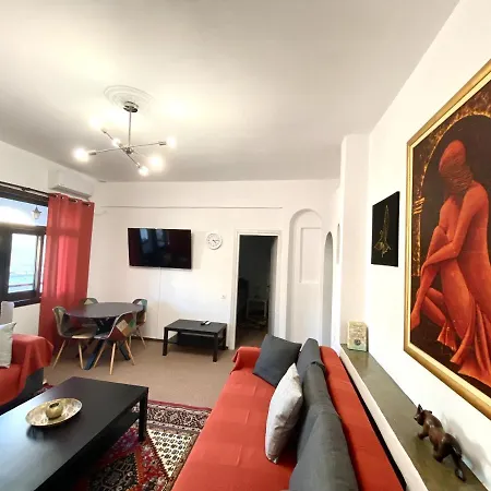 Classic 2 Bedroom Next To Metro - Marousi *