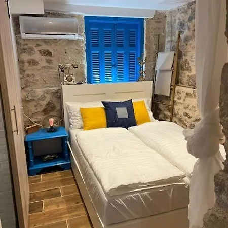 Apartment Stone Near Acropolis & Metro 石头记 Felsenhohle *