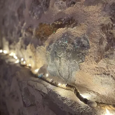 Apartment Stone Near Acropolis & Metro 石头记 Felsenhohle *