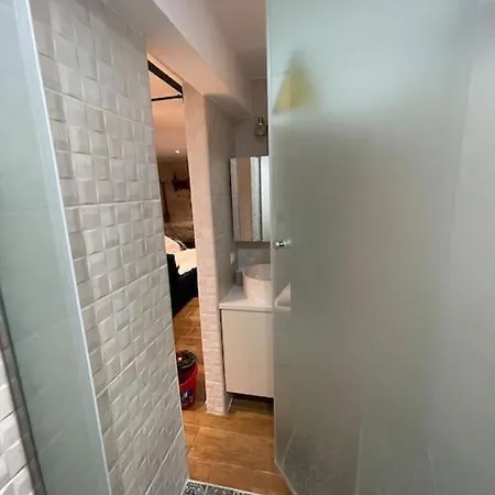Apartment Stone Near Acropolis & Metro 石头记 Felsenhohle *