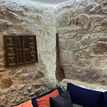 Stone Near Acropolis & Metro 石头记 Felsenhohle Apartment