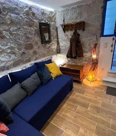 Stone Near Acropolis & Metro 石头记 Felsenhohle Apartamento Atenas