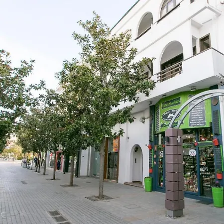 Classic 2 Bedroom Next To Metro - Marousi
