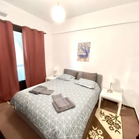 Classic 2 Bedroom Next To Metro - Marousi *