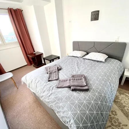 Classic 2 Bedroom Next To Metro - Marousi