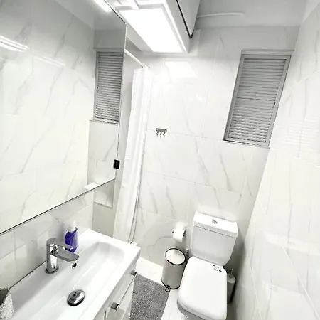 Classic 2 Bedroom Next To Metro - Marousi Apartment Athens