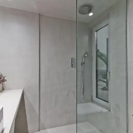Apartment Bag- Boutique Grey - Hilton Area Athens