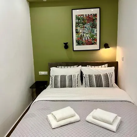 Smart Modern B Apartment