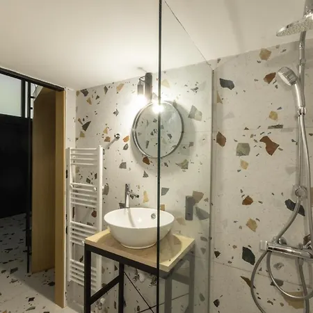 Apartment On Air Top Designed Gem *