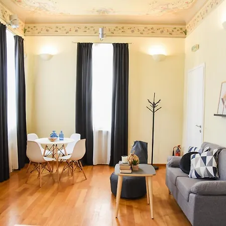 Apartment Neoclassical *