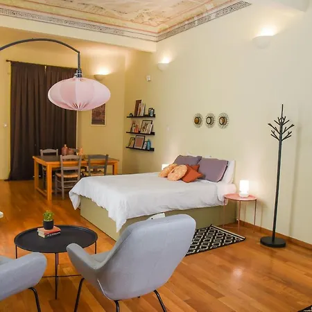 Neoclassical Apartment *