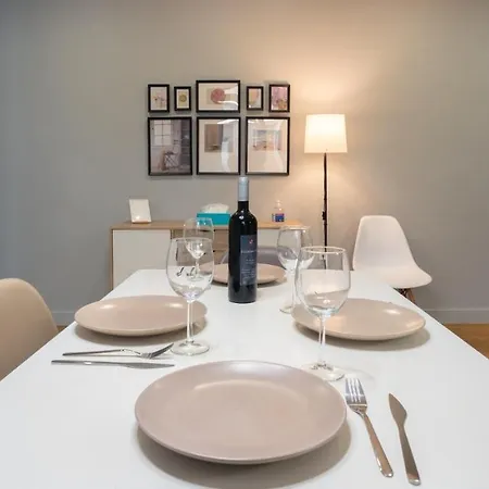 Modern, Quite 1-bdr 5 Min Walk To Acropolis Apartment *