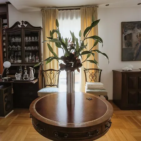 The Magnolia - Sophisticated Apartment *