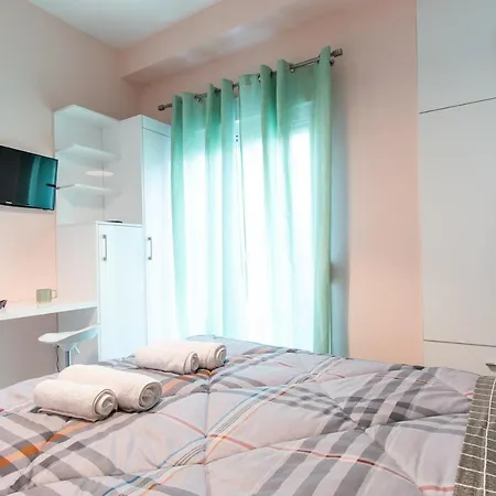 Innova Ii Apartment Athens