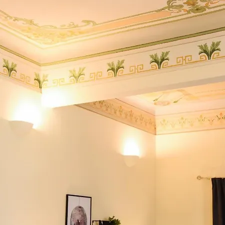 Neoclassical Apartment *