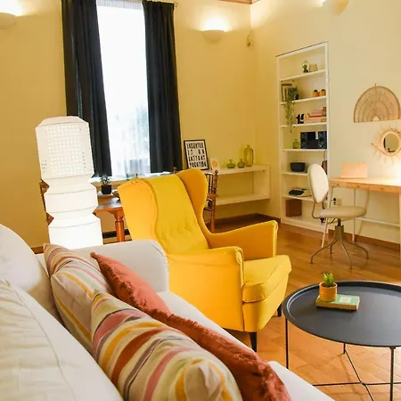 Apartment Neoclassical