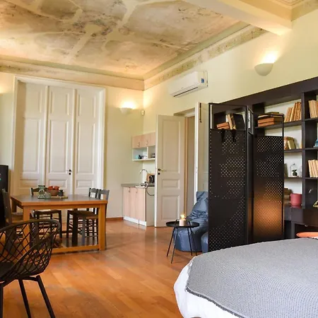 Apartment Neoclassical