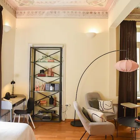 Apartment Neoclassical *
