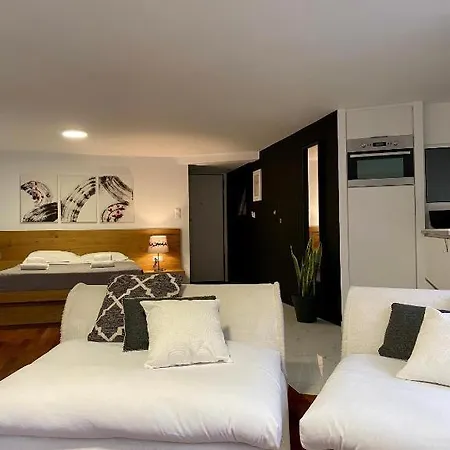 Mosaikon #aiolou Str Apartment *