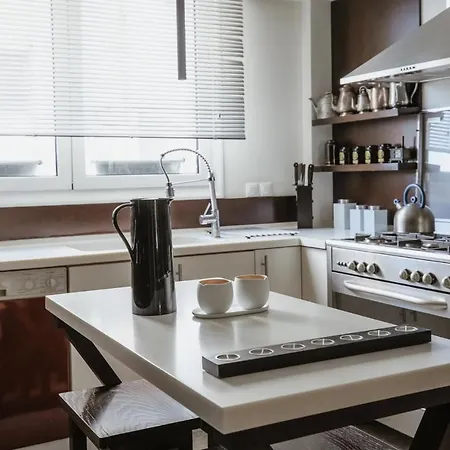 The Magnolia - Sophisticated Apartment *