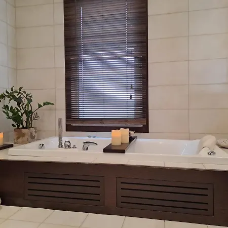 The Magnolia - Sophisticated Athens