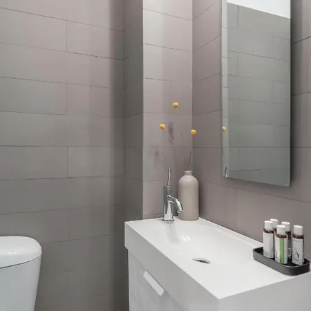 Foothills Of Acropolis-thissio 3 Bdrm Athens