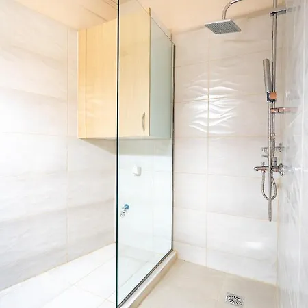 Monastiraki Metro Station For 4 Persons * Atenas