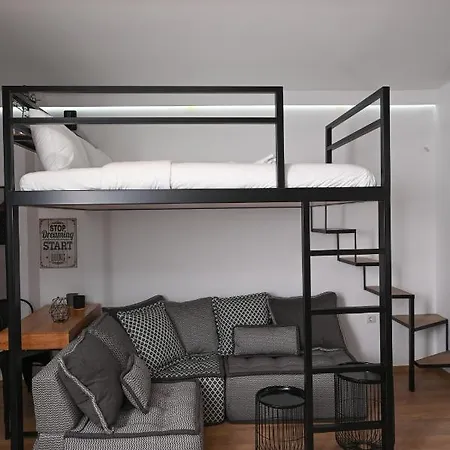 Apartment Urban Loft By Neuvel *
