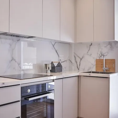 A Sunkissed Retreat Under The Acropolis Apartment *