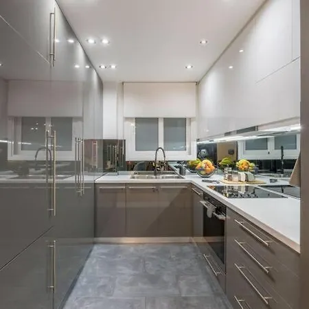 The Hostmaster Artistic Apartment *