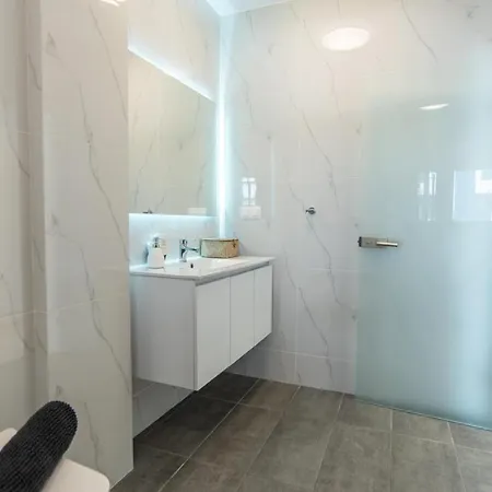 Delightful Penthouse Apartment *