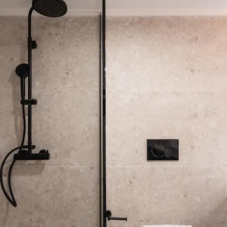 Apartament Unique 2 Bedrooms Apartment, Steps To Plaka And Center