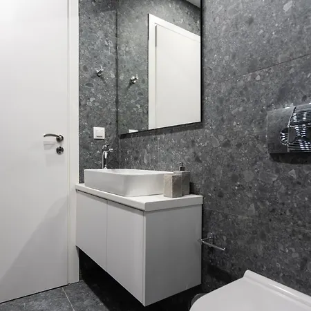 Apartament Unique 2 Bedrooms Apartment, Steps To Plaka And Center Ateny
