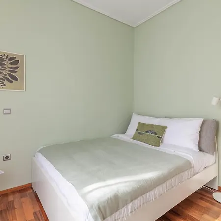 Foothills Of Acropolis-thissio 3 Bdrm *