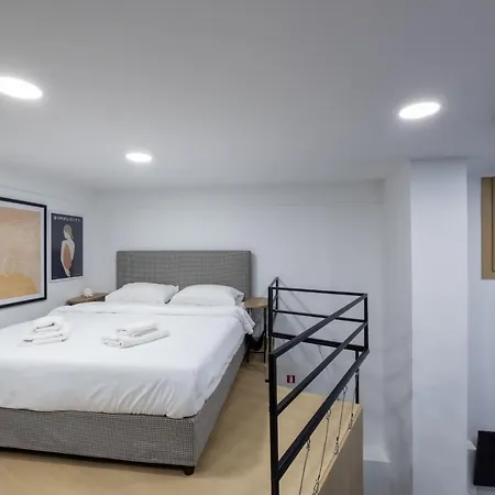 On Air Top Designed Gem Apartment *